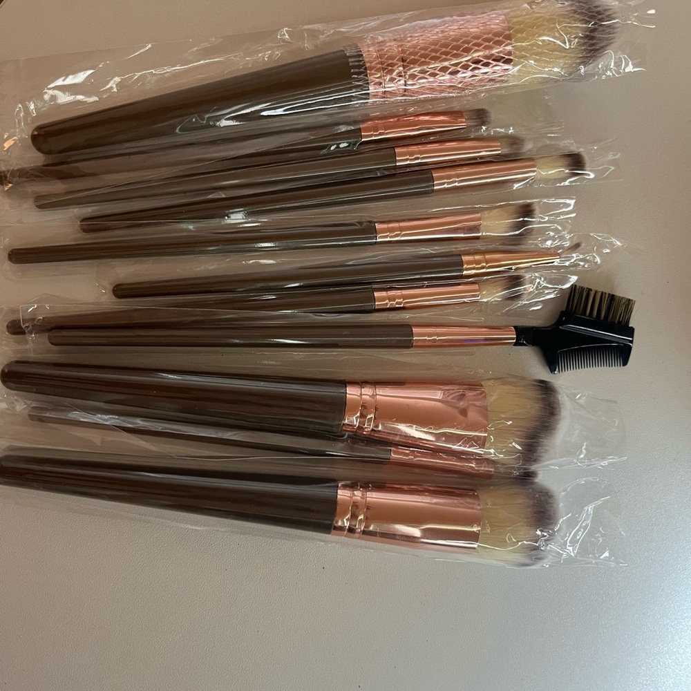 Rose Gold Makeup Brush Set